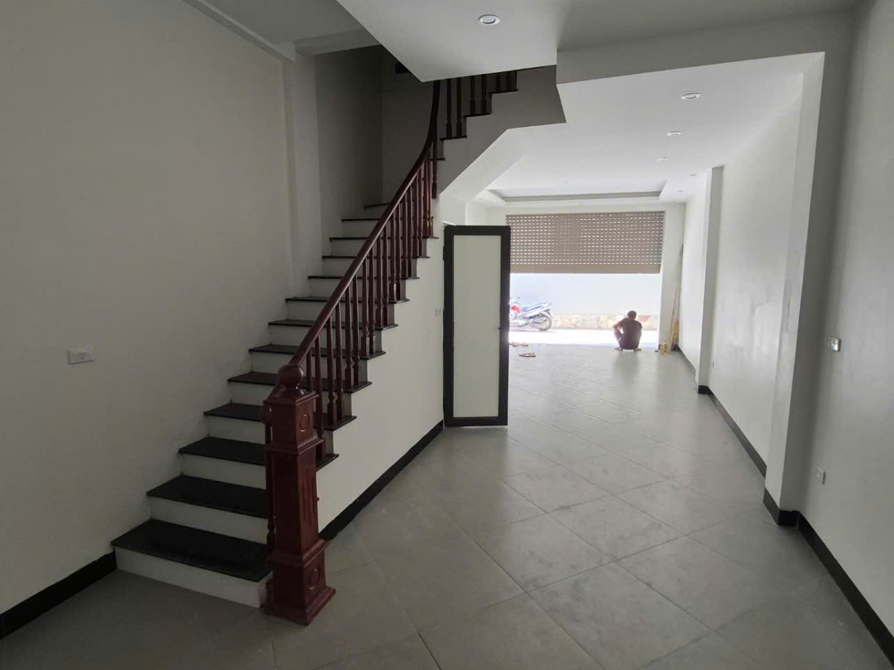 BÁN GẤP NHÀ RIÊNG PHỐ GIÁP BÁT 46m 5T – MẶT NGÕ THÔNG – Ô TÔ VÀO NHÀ - Ảnh 1